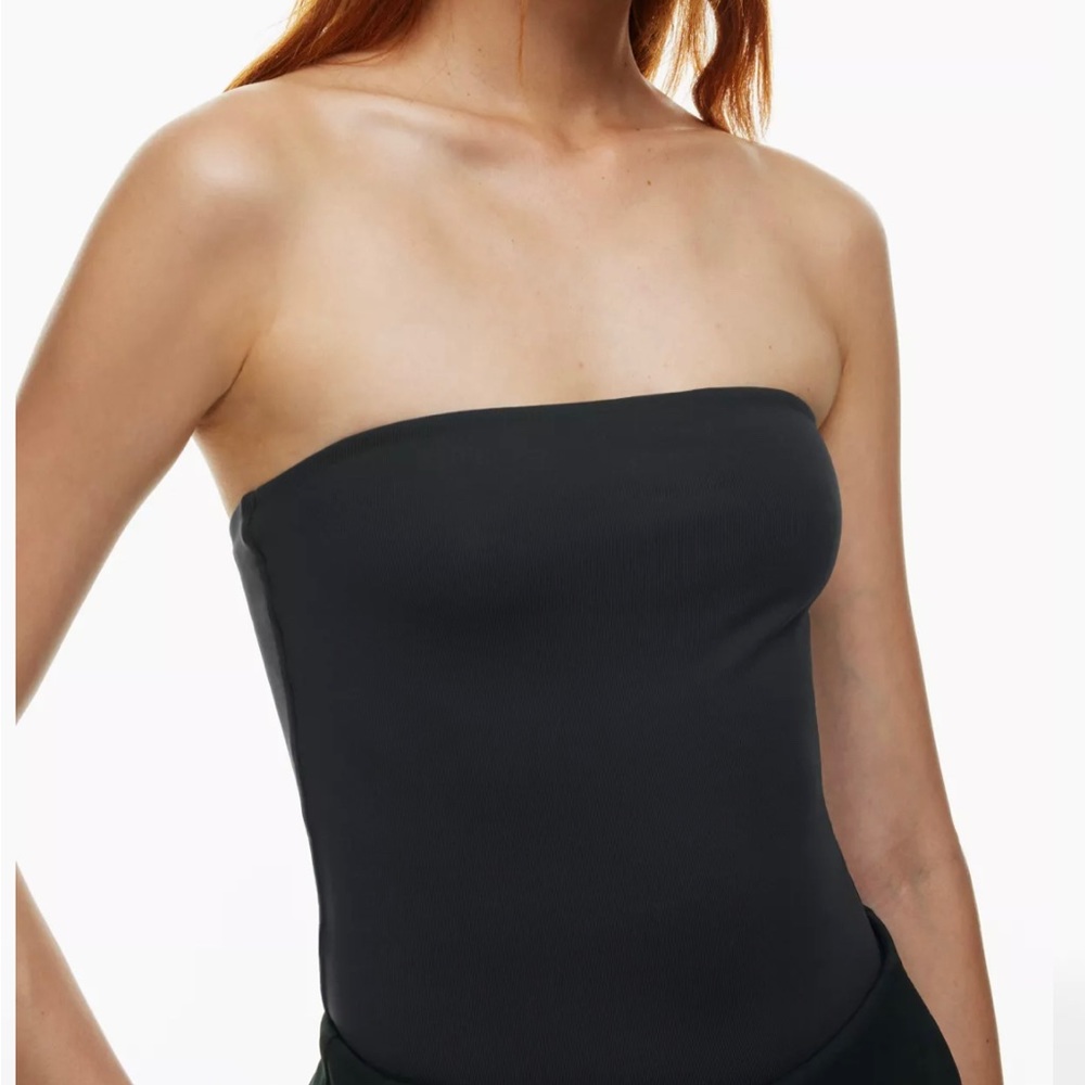 Aritzia Babaton Contour Hip Tube Top